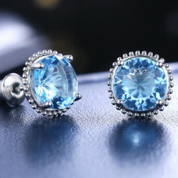 NEW Sterling silver Diamond Stud Earrings - Picture 3 of 5